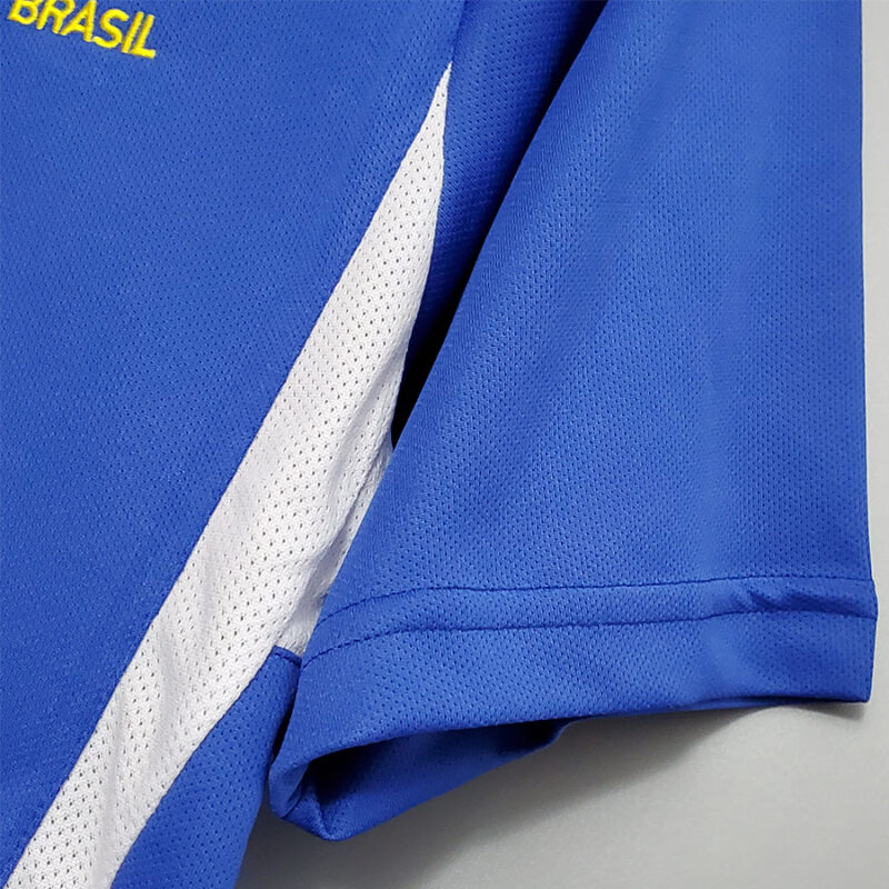 2002 Brazil Away Retro Soccer Jersey - Image 6
