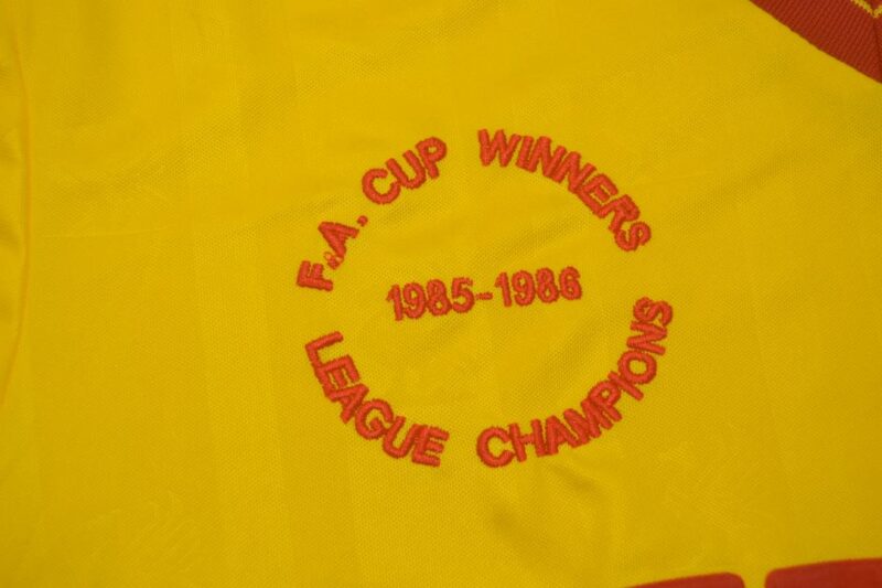 1985-1986 LIV Third Retro Soccer Jersey - Image 4
