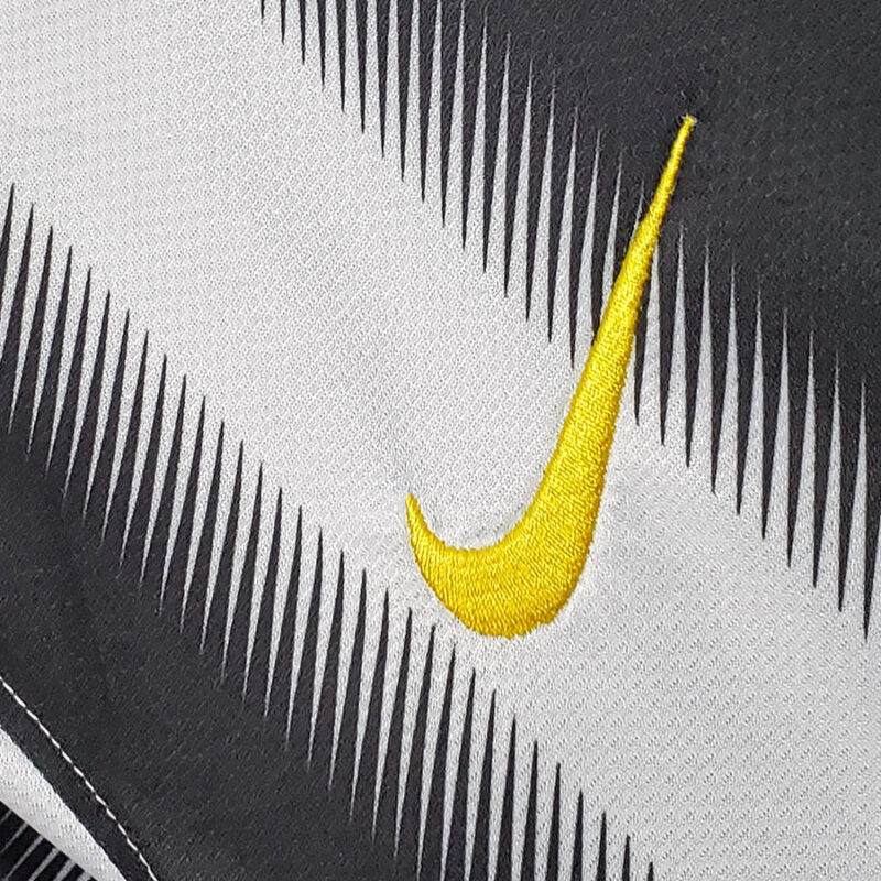 2011-2012 JUV Home Retro Soccer Jersey - Image 4