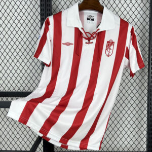 2005-2006 Granada 75th Anniversary Retro Soccer Jersey (带章)